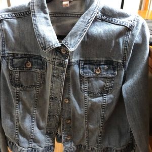 EUC Merona Distressed Denim Jacket Size XL 💕💕
